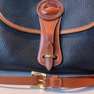Vintage Dooney and Bourke
Crossbody Bag Black